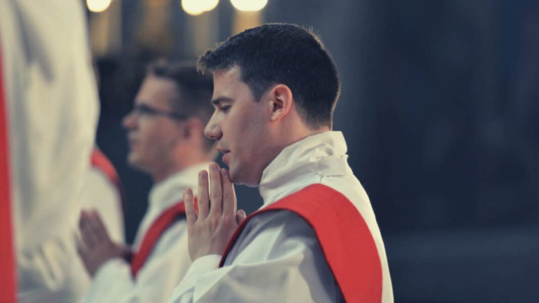 Profanación del Cuerpo de Cristo en París: «Oremos por él, y para que el demonio deje de atacar a la Iglesia»