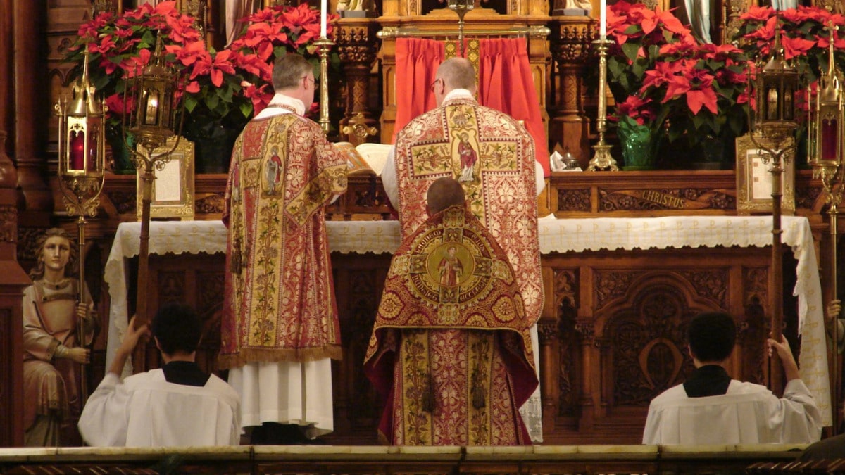 Obispo EEUU prohibe misas tradicionales