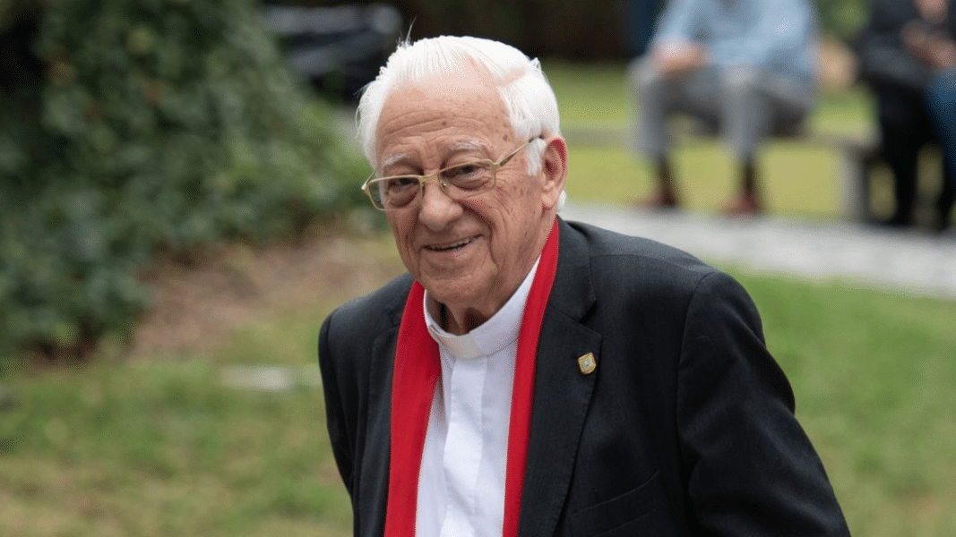 Los adverbios del Padre Ángel