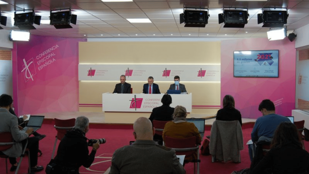 La CEE publica una nota doctrinal en defensa de la objeción de conciencia