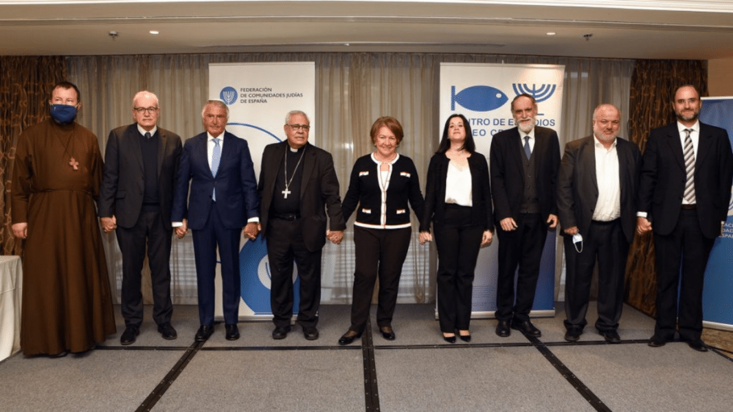 La CEE se une a los ortodoxos de España y Portugal en una declaración por la paz