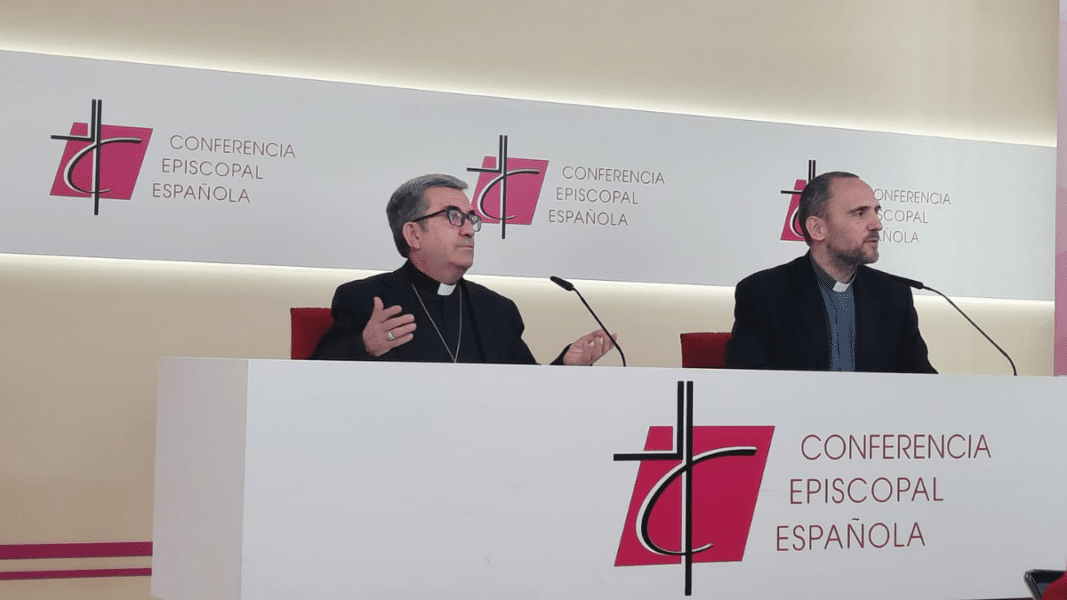 Argüello confirma que seguirá como secretario general de la CEE, como mínimo, hasta la próxima Plenaria