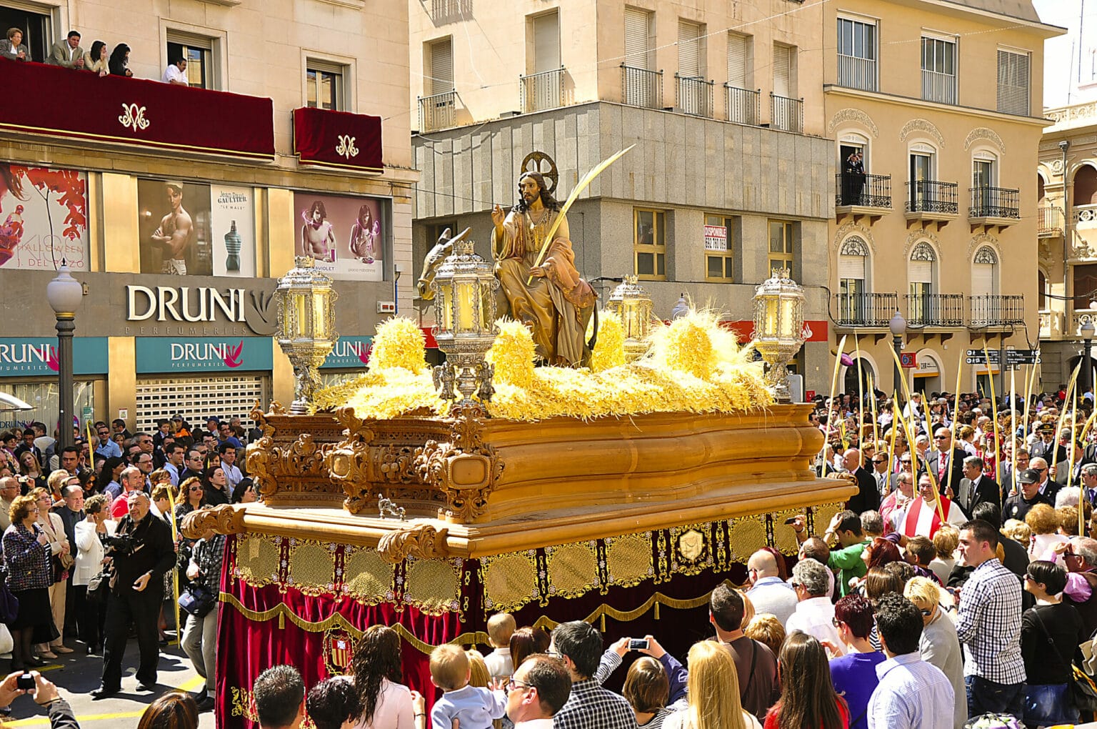 La Semana Santa de Elche de la procesión de las palmas a la procesión