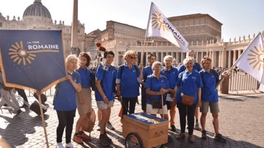 Tras recorrer 1.500 kilómetros, madres de sacerdotes piden al Papa que rebaje las restricciones a la Misa en latín