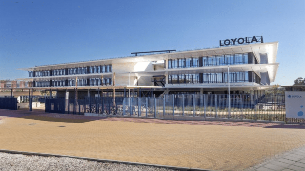 Una profesora de la Universidad Loyola escribe un artículo en defensa del aborto