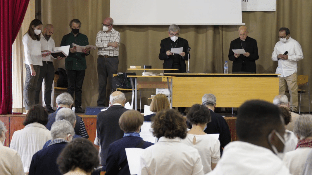Propuestas sinodales en Valladolid: Plantear diaconado de las mujeres o desvincular el celibato del sacerdocio