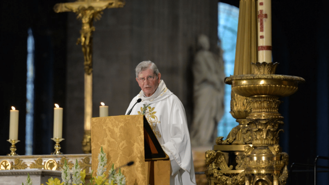 Laurent Ulrich toma posesión como arzobispo de París