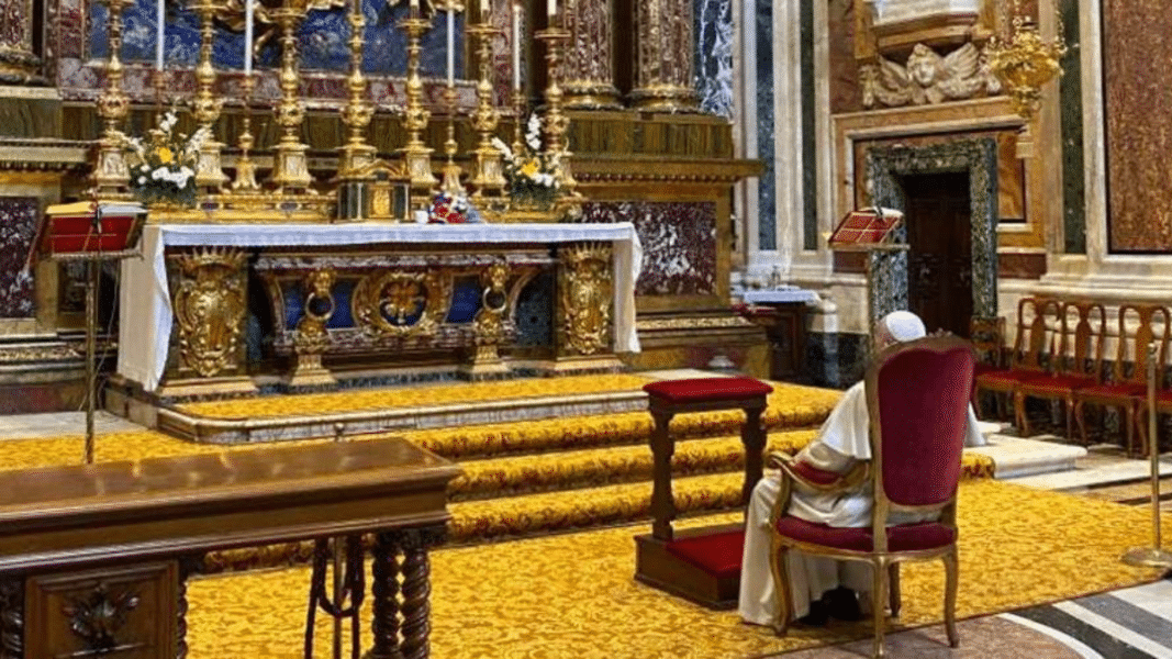 El Papa convoca un Rosario por la paz