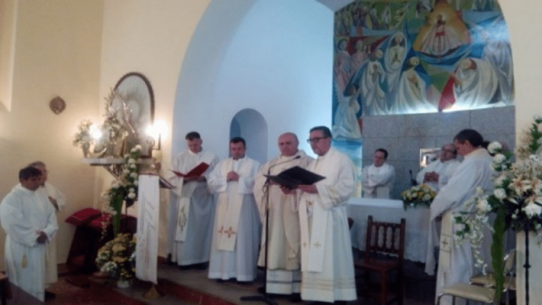 Un cura de Jaén celebra la Misa en evidente estado de embriaguez