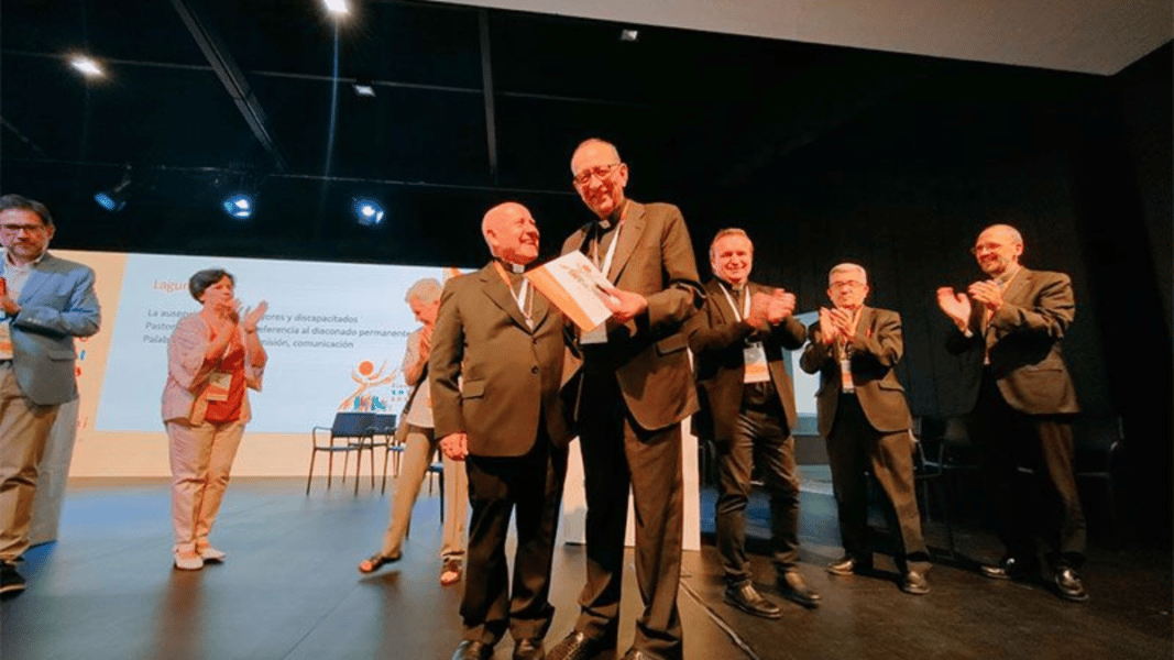 Conclusiones del Sínodo en España: Crítica a los sacerdotes, halago a los laicos, complacencia con los religiosos y confusión doctrinal