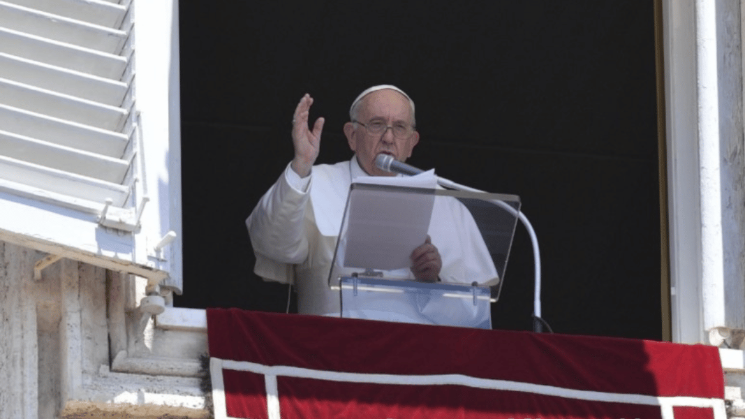 Francisco pide disculpas por suspender su viaje a Sudán del Sur y al Congo
