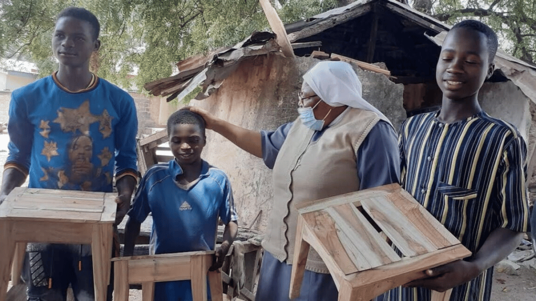 La misión de la hermana Loveline en Nigeria. «Ser cristiano aquí es un desafío»