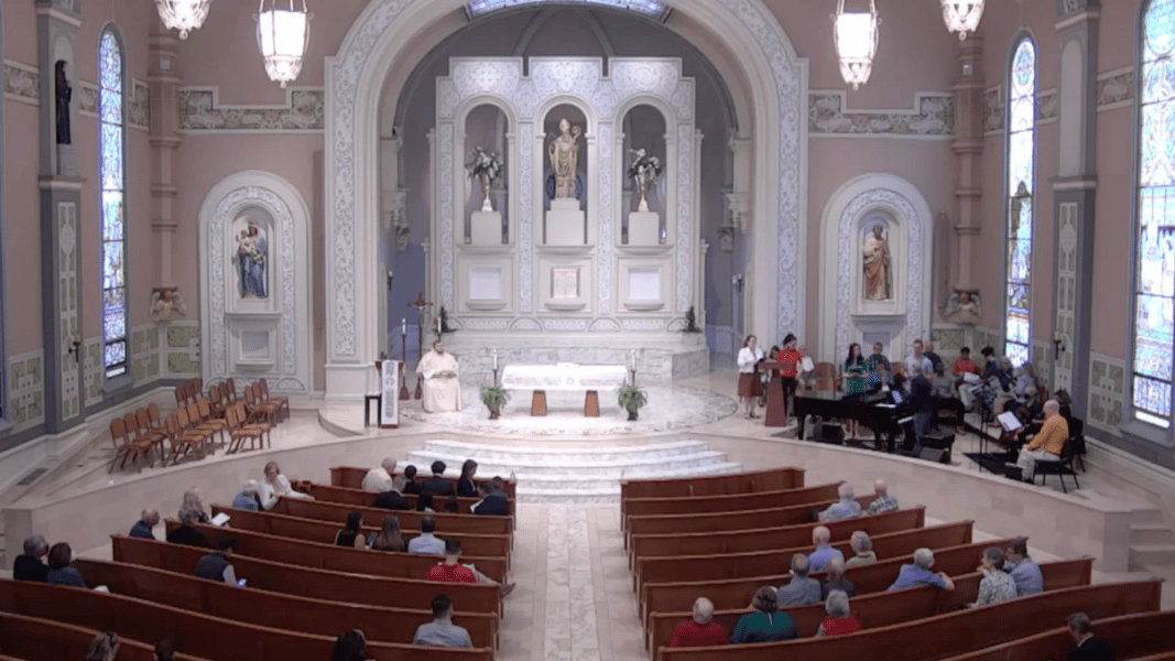 Una «homilía» dada por una pareja de homosexuales plantea cuestiones doctrinales y litúrgicas en la archidiócesis de Chicago