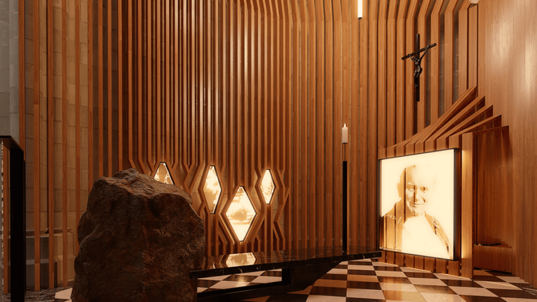 Osoro pide que se aceleren las obras del adefesio de capilla dedicada a san Juan Pablo II en La Almudena