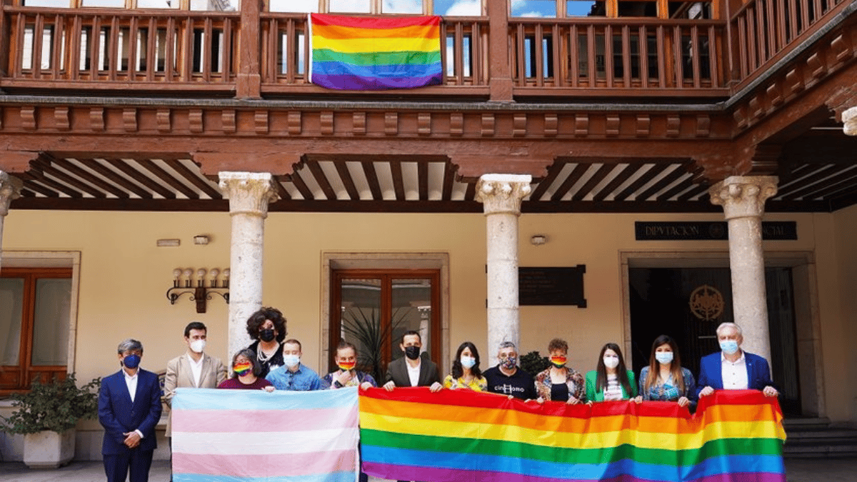 Bandera arco iris Valladolid