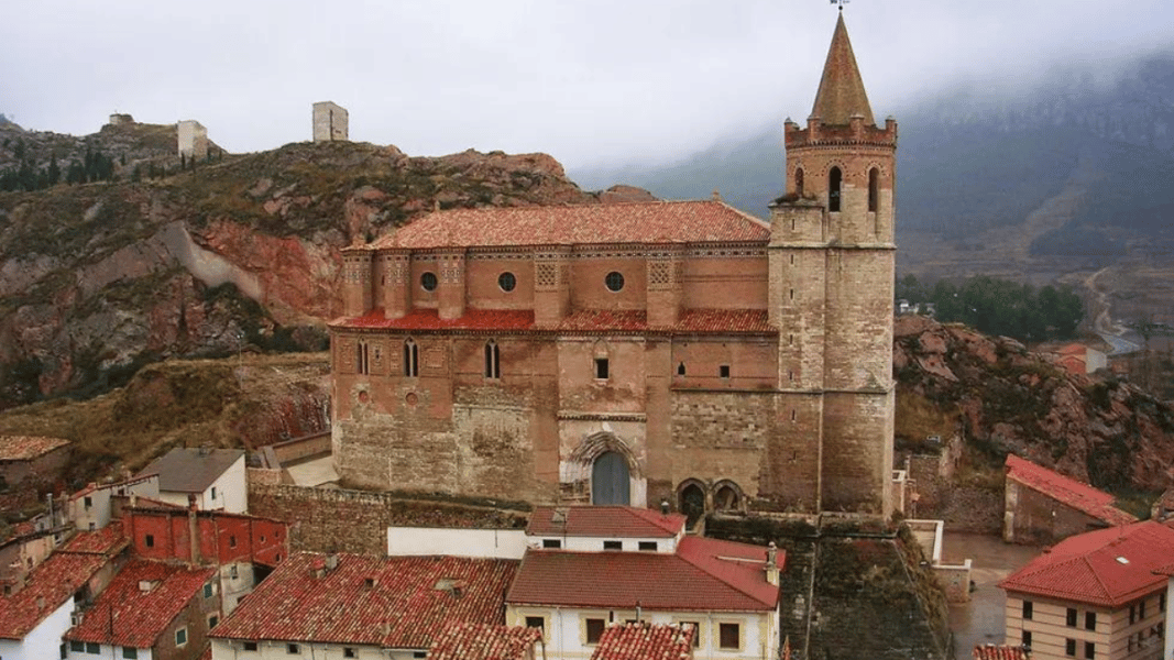 Un pueblo de Teruel recoge firmas para que el obispo no les cambie al párroco