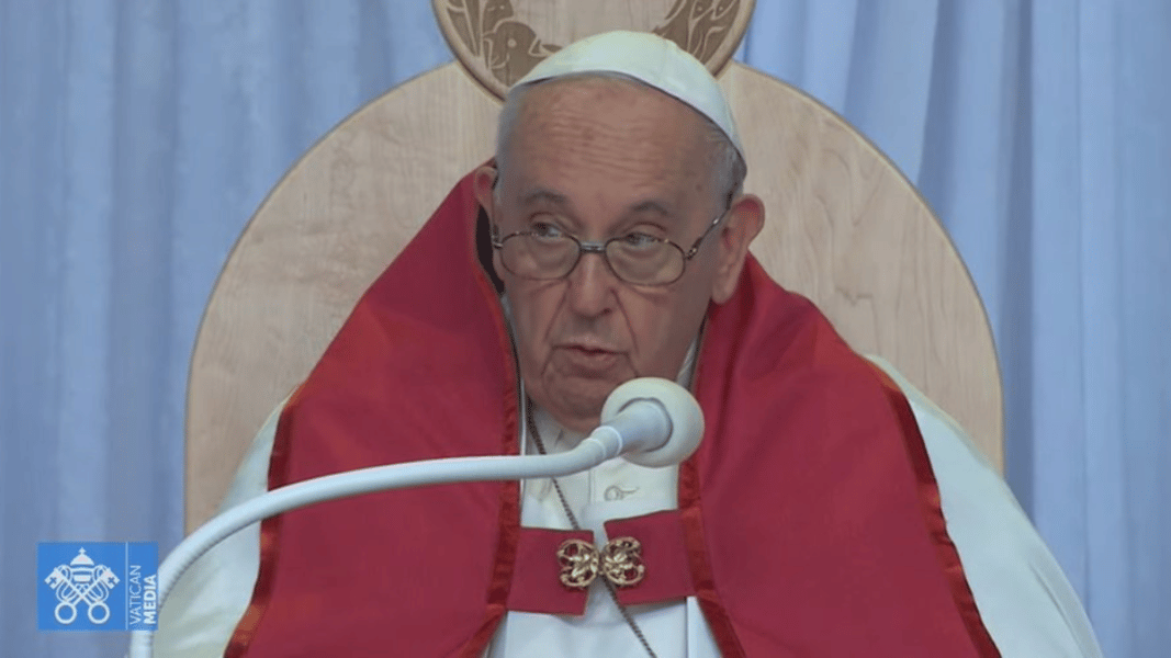 Francisco pide no convertir la fe «en tradicionalismo que es la fe muerta de los vivientes»