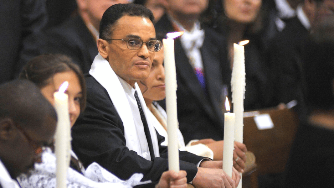 El converso Magdi Allam recuerda: “la condena a muerte del apostata no prescribe en el islam”