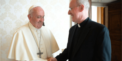Papa Francisco y James Martin