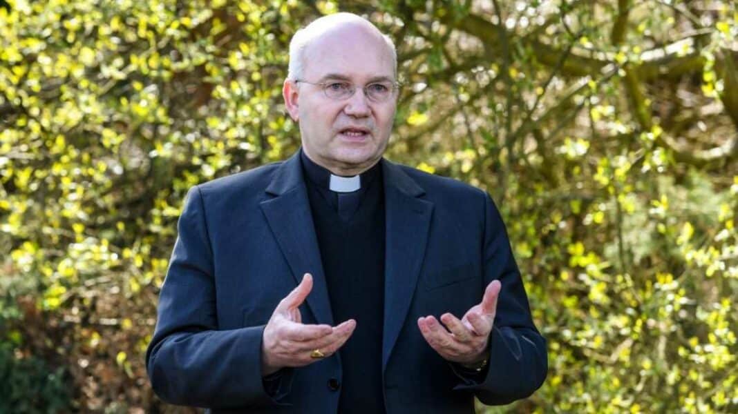 Obispo alemán asegura que la homosexualidad es “la voluntad de Dios”