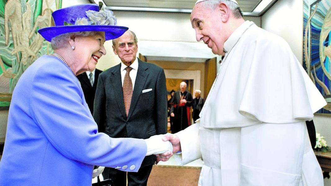 Francisco destaca «el firme testimonio de fe en Jesucristo» de Isabel II