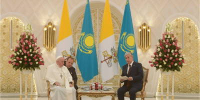 Papa Kazajistán
