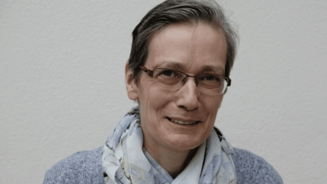 La nueva superiora de Congregatio Jesu se posiciona a favor del sacerdocio femenino