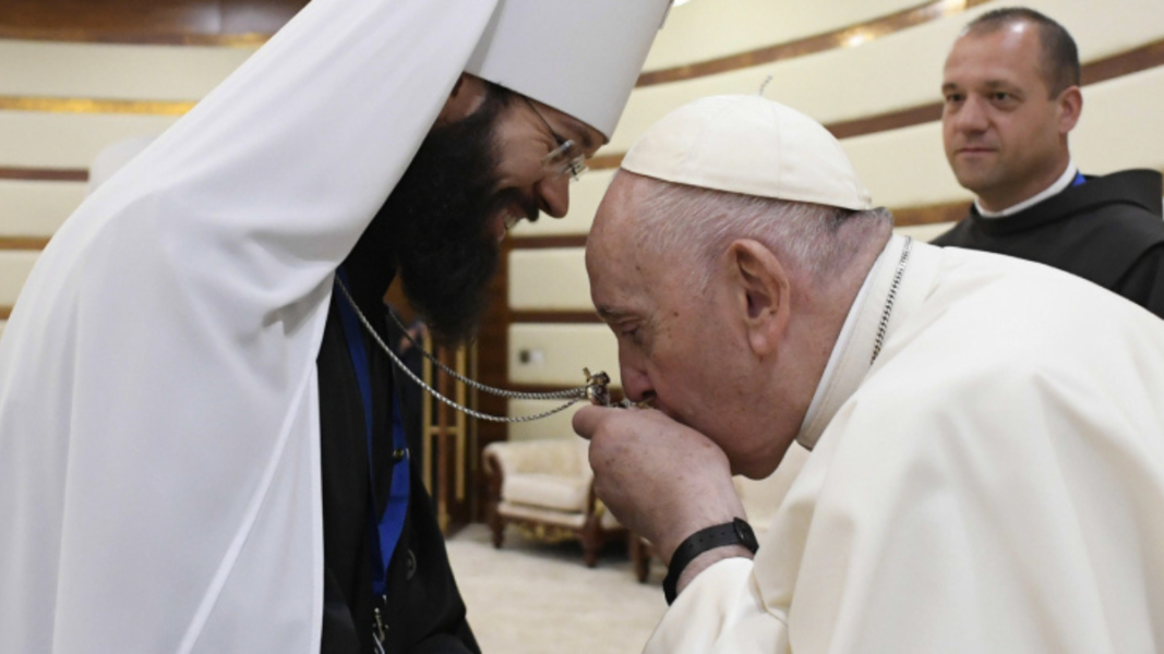 Encuentro relámpago de Francisco con la delegación del Patriarcado de Moscú