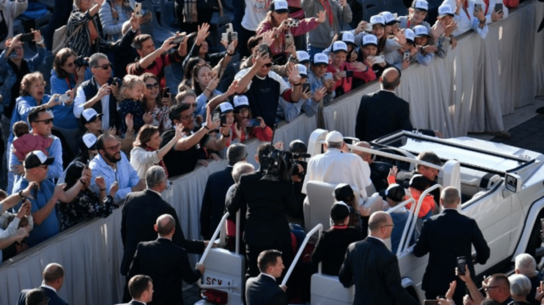 El Papa recibe en audiencia a transexuales todos los miércoles