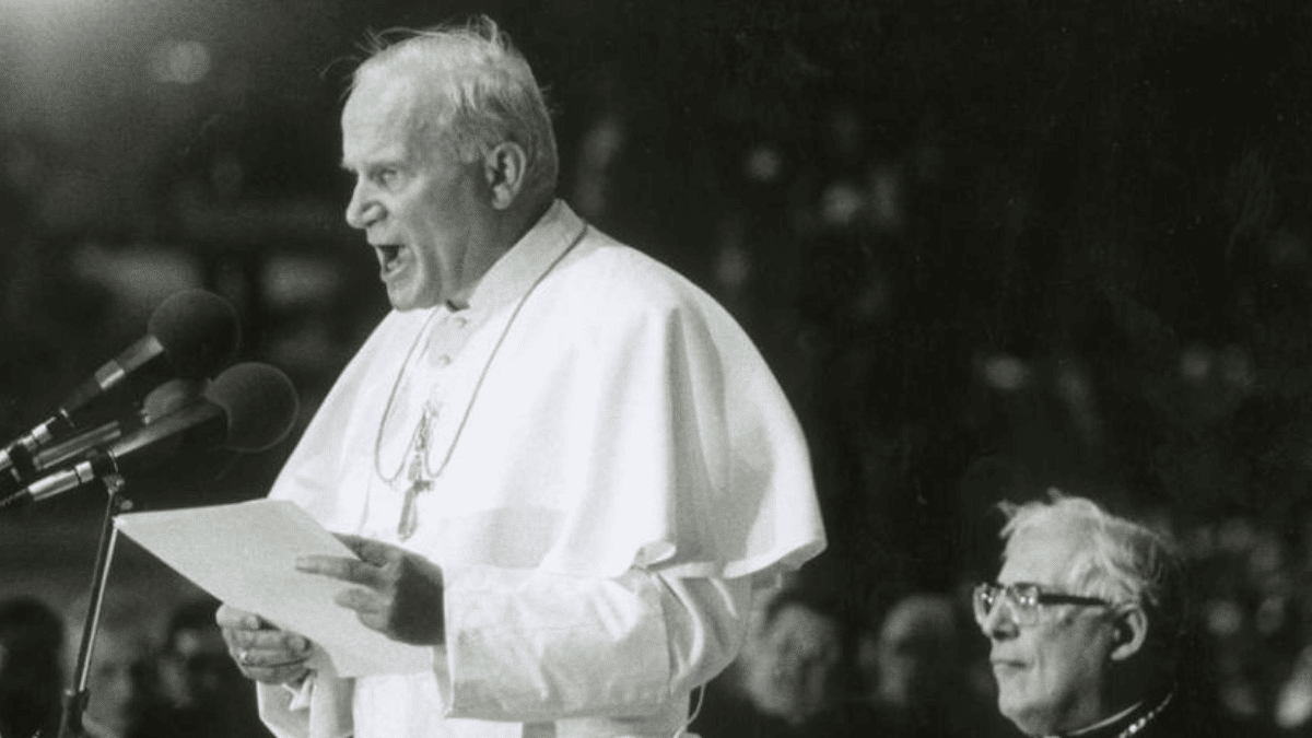 San Juan Pablo II a los teólogos españoles: "La fidelidad a la Iglesia  conlleva a su vez la fidelidad al Magisterio"