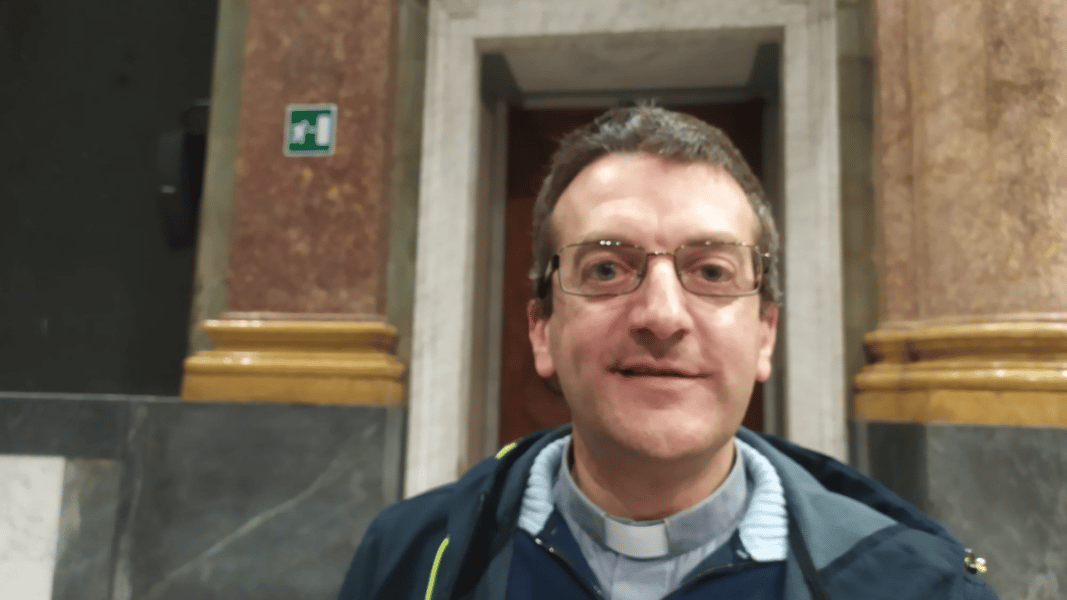 Suspenden a un sacerdote italiano defensor del «matrimonio homosexual» y de la eutanasia