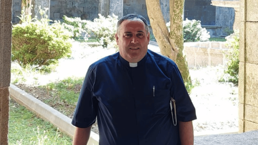 Agreden por la calle a un sacerdote en Granada