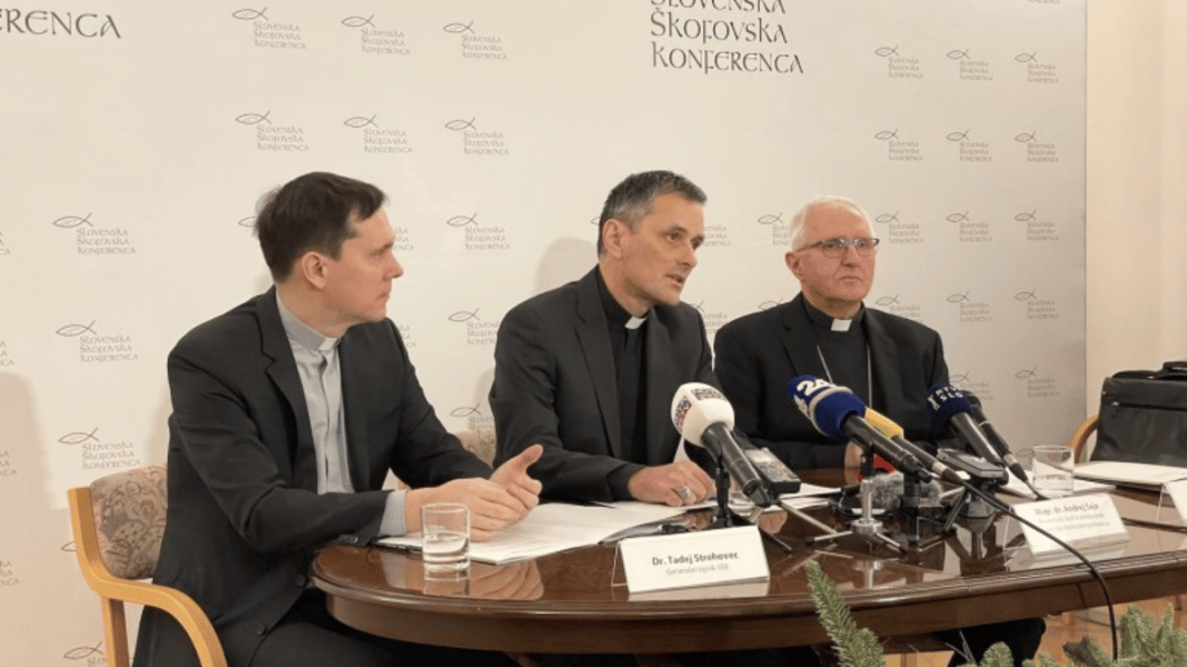 Los obispos eslovenos piden distinguir entre «las acciones inadmisibles» de Rupnik y su obra artística