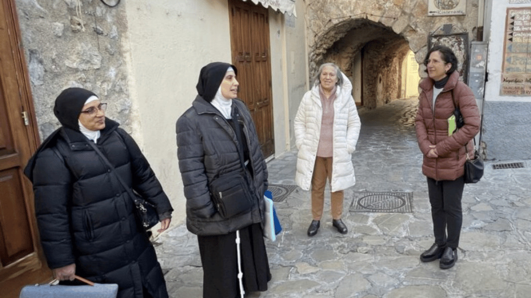 El Papa expulsa de la vida religiosa a dos monjas que se negaron a abandonar un convento en Italia
