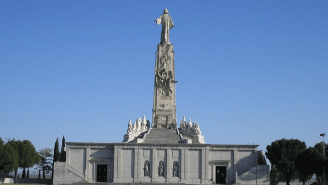 Repugnante vídeo blasfemo grabado por un gay en el Cerro de los Ángeles