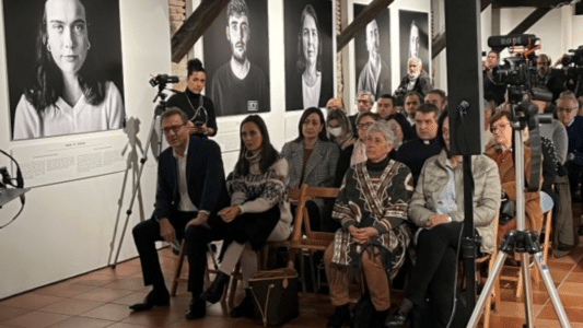 Asistentes a la exposición Bilbao