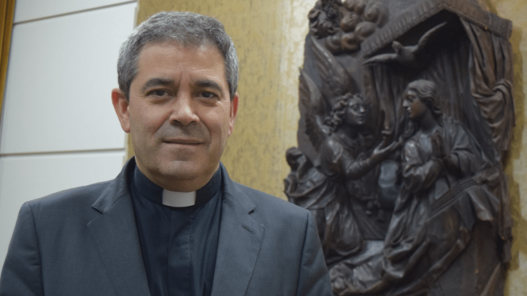 Entrevista a Mons. Vicente Rebollo: «Para combatir doctrinas erróneas lo mejor es ser fiel al Magisterio de la Iglesia