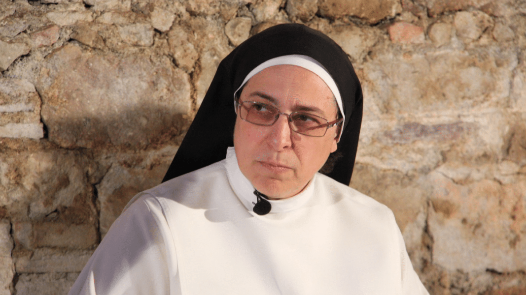 Sor Lucía Caram: «A los cardenales les jode tener ahí a un gay»