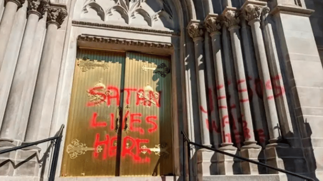 Crecen los ataques contra iglesias en Estados Unidos