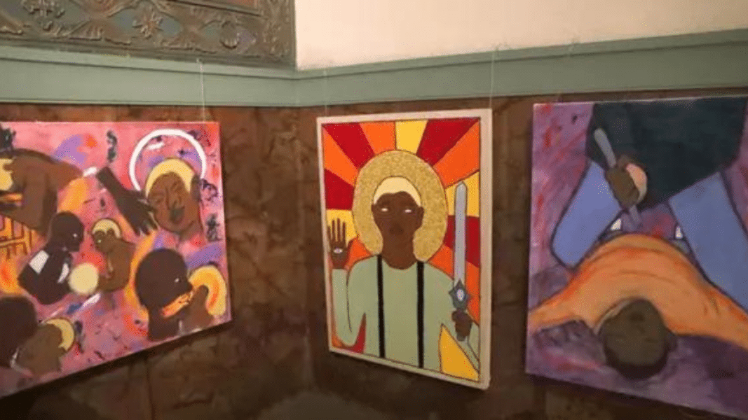 Se abre una exposición de arte ‘trans’ blasfemo en una iglesia de Nueva York
