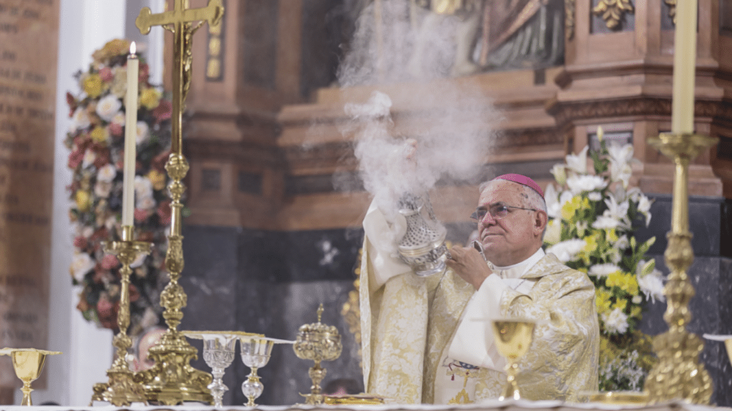 Demetrio Fernández a los sacerdotes: «Si a poca santidad o vida espiritual le metemos más actividad, se seca el sacerdocio»
