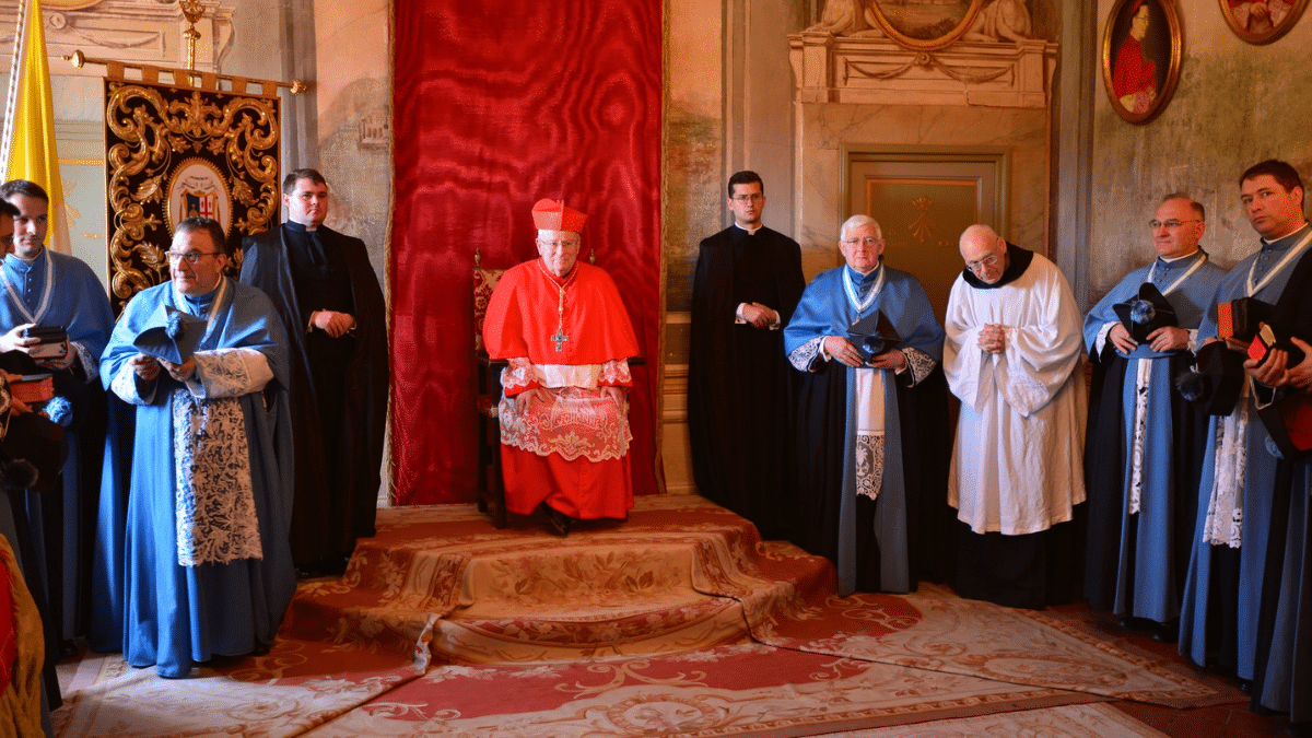 Cardenal Bassetti con los miembros del ICRSS