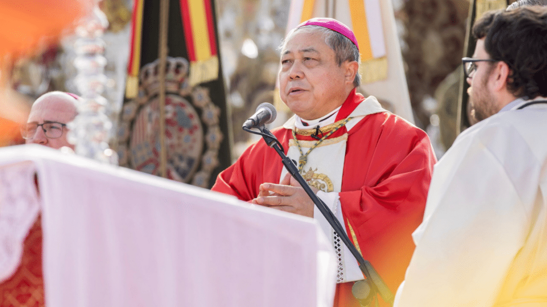 Mons. Bernardito Auza en El Rocío: «A nuestra Madre celeste le he pedido por vuestro pueblo andaluz y español»