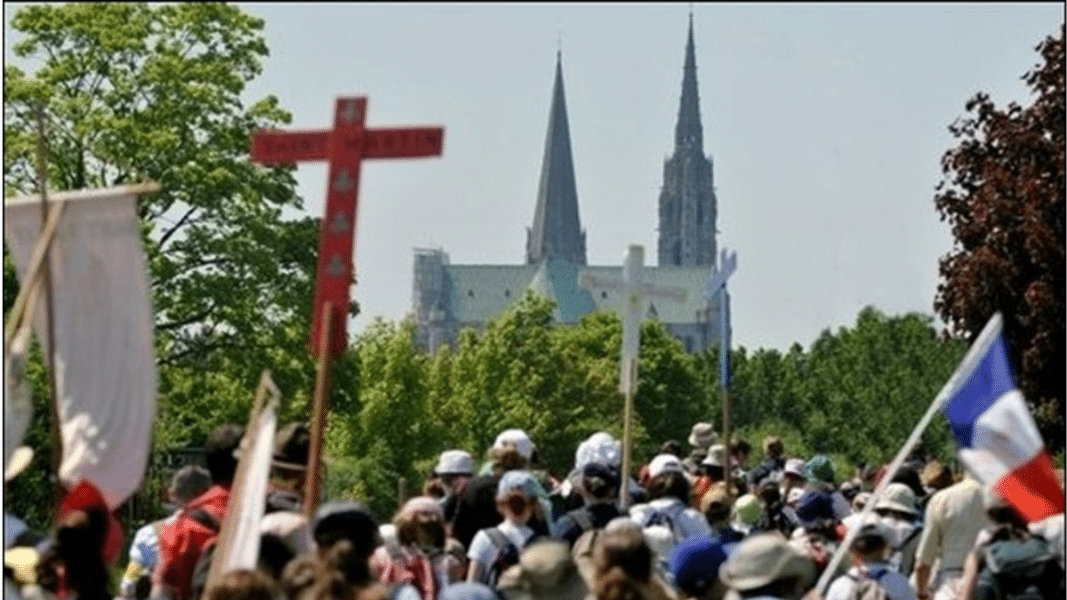 Una encuesta saca a la luz el fervor de los jóvenes católicos franceses