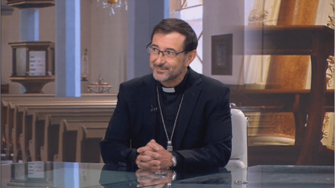 José Cobo: «Estoy en contra del aborto y estoy con los inmigrantes y con el Evangelio»