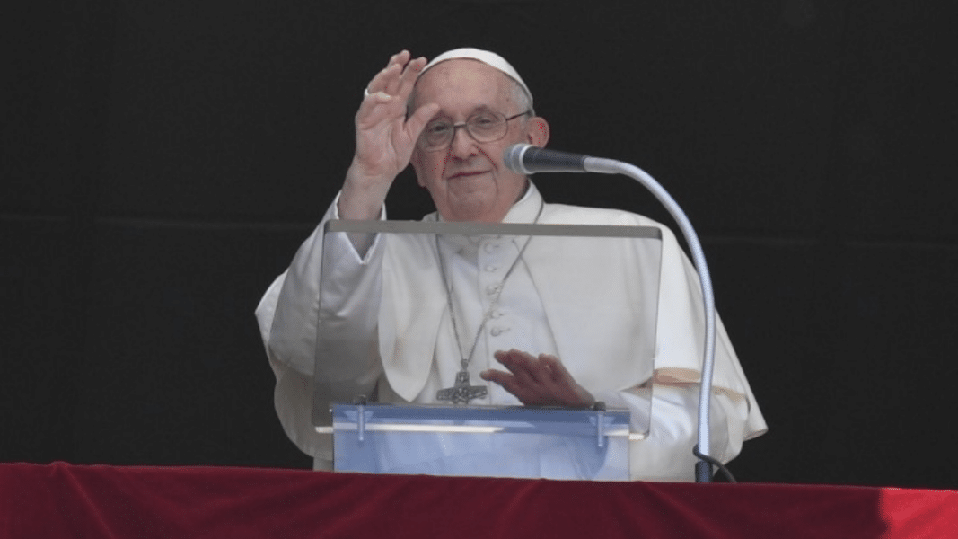 El Papa: «Hoy uno puede ser objeto de burlas o de discriminación si no sigue ciertos modelos de moda»