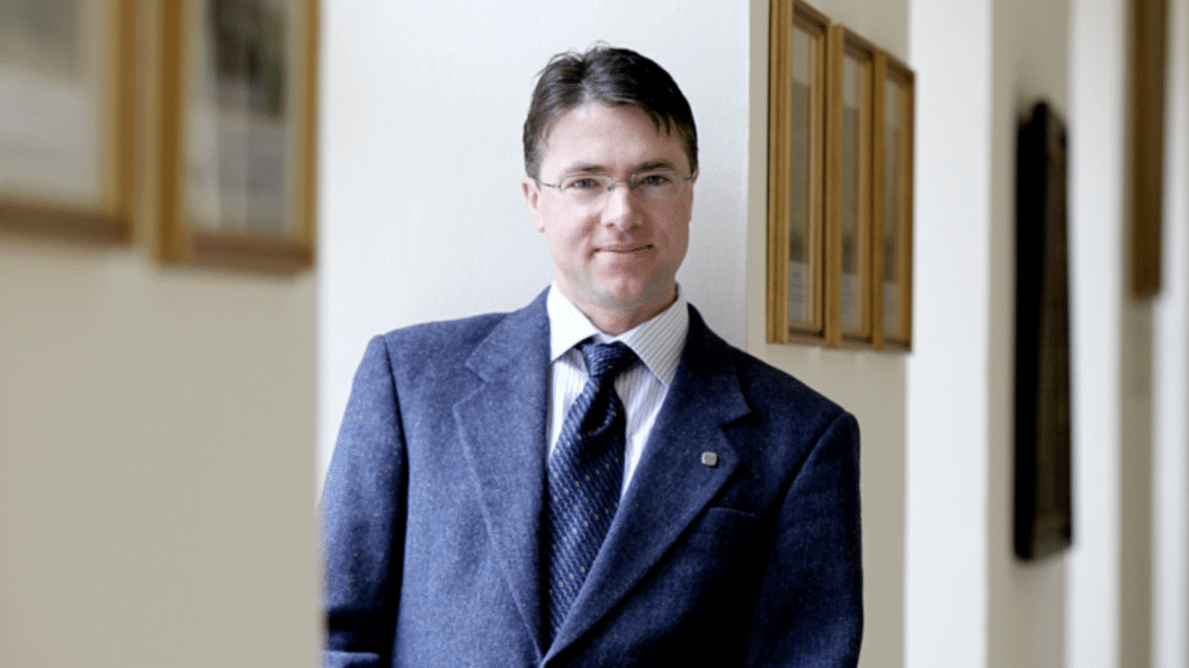 El Vaticano levanta el veto a un sacerdote heterodoxo para que sea decano de una universidad de Teología