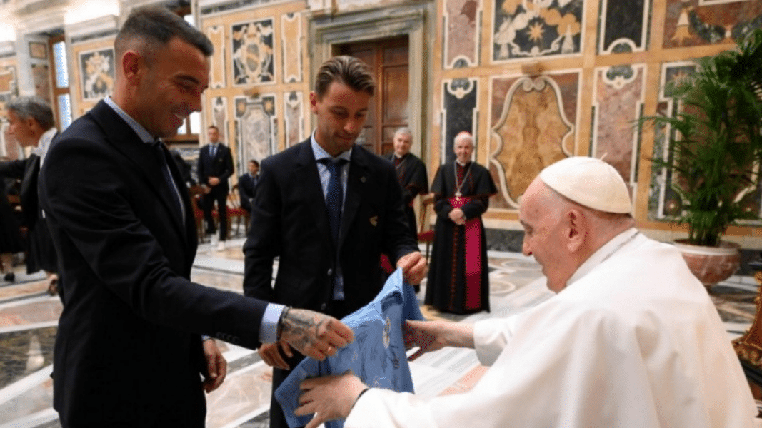 El Papa a los jugadores del Celta de Vigo: «La cruz de Santiago se alza como estandarte de victoria en la batalla de la vida»