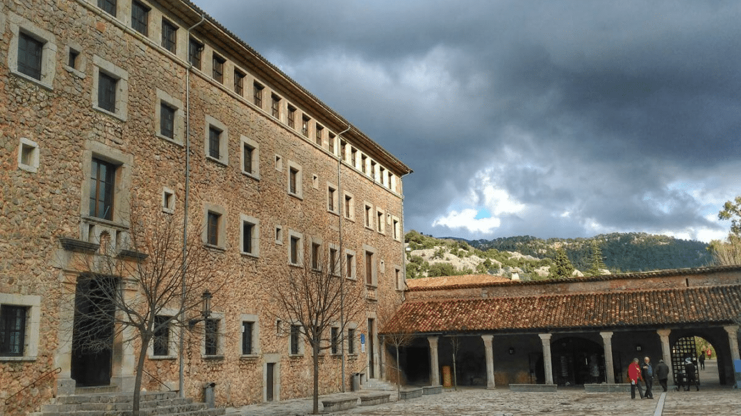 El obispo de Mallorca cambia al rector del seminario y traslada a los seminaristas al santuario de Lluc