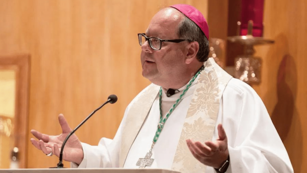 El obispo de Cleveland aprueba una nueva normativa sobre sexualidad y ‘género’ para parroquias y colegios